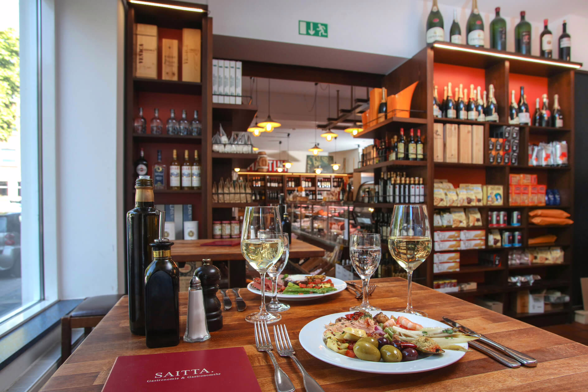 Salumeria Saitta inside