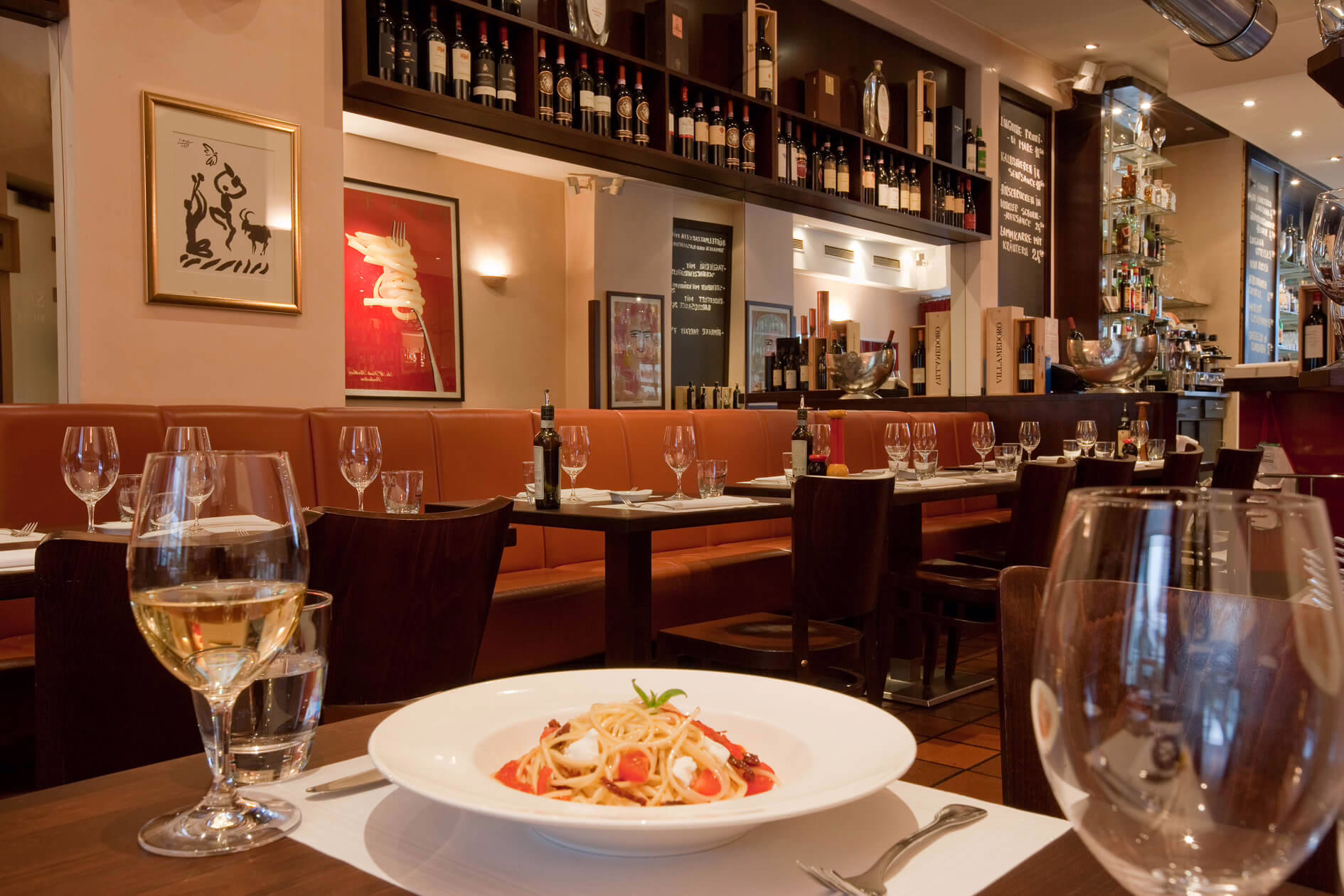 Piazza Saitta Innen mit Menü